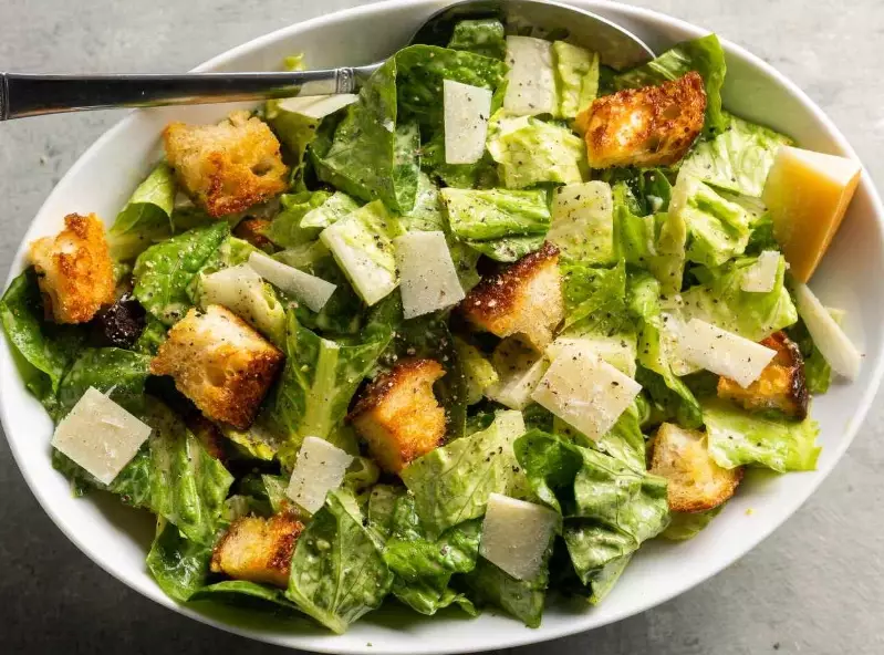 caesar salad calories