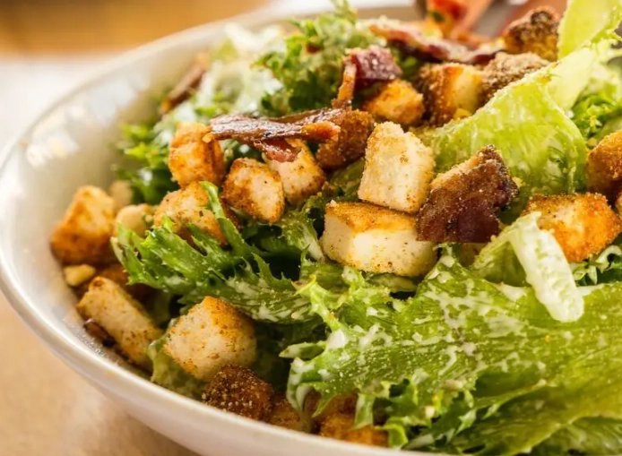 how many calories in caesar salad