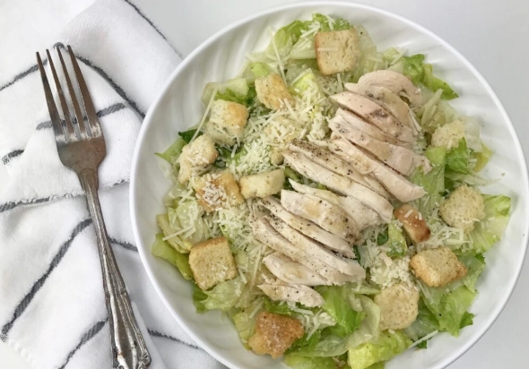 caesar salad calories breakdown