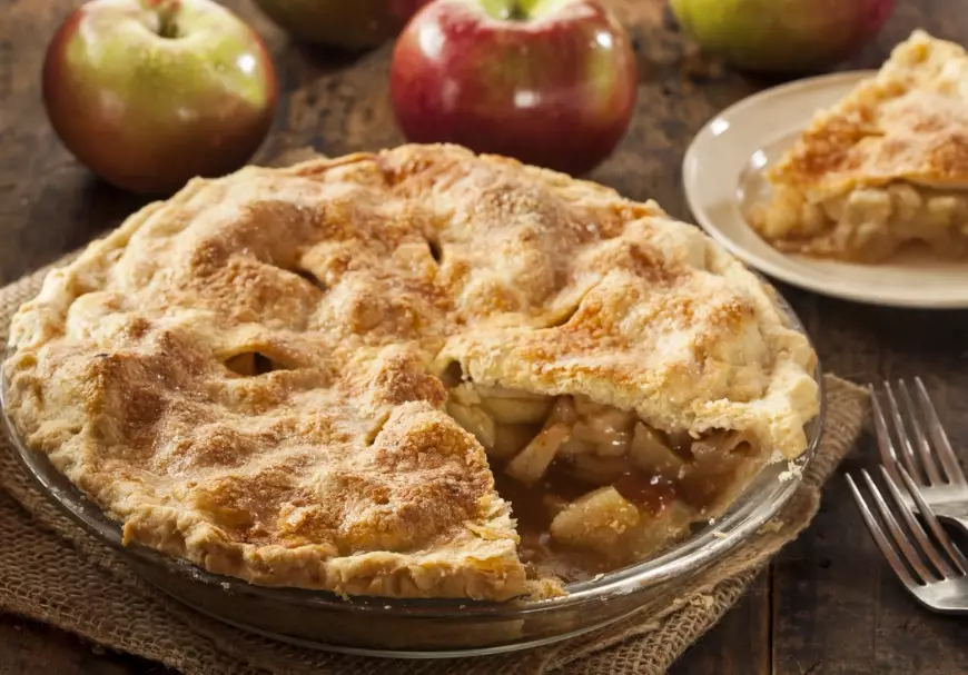 choosing apples for baking