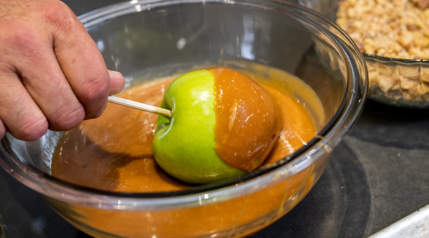 homemade caramel apples