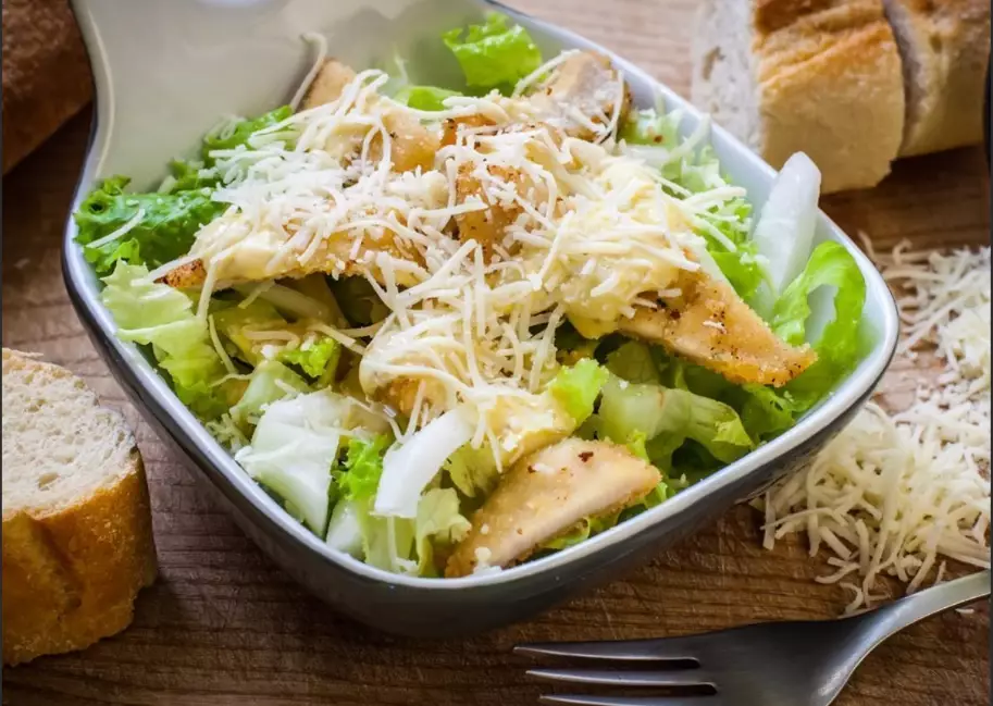 caesar salad calories