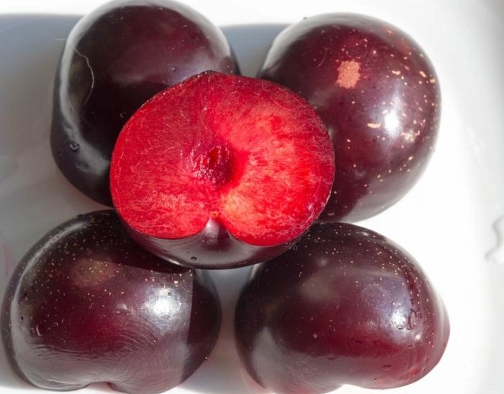 plum health benefits