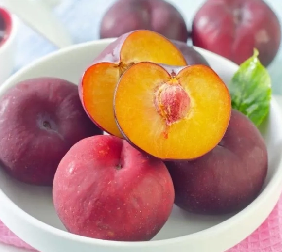 how to choose plums