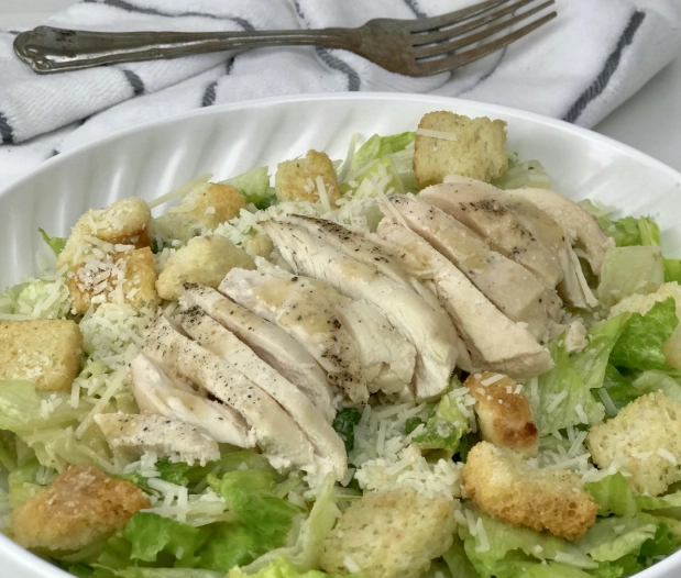chicken caesar salad calories