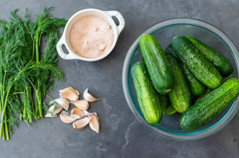 crisp pickled cucumbers
